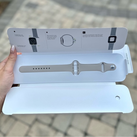 Apple Watch Sport Band in Starlight - Picture 5 of 7